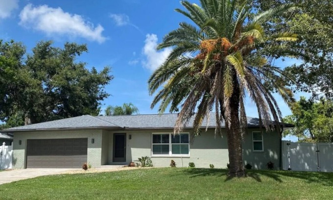 Palma Sola House | Remodeled 3/2 Pool Home in NW Bradenton - Just 5 miles to Anna Maria Island!