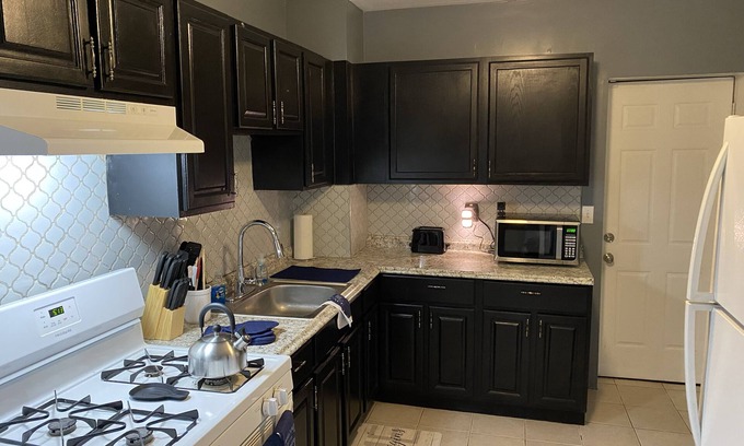 Wilmington House | Remodeled 3 bdr 1b house with full backyard and deck