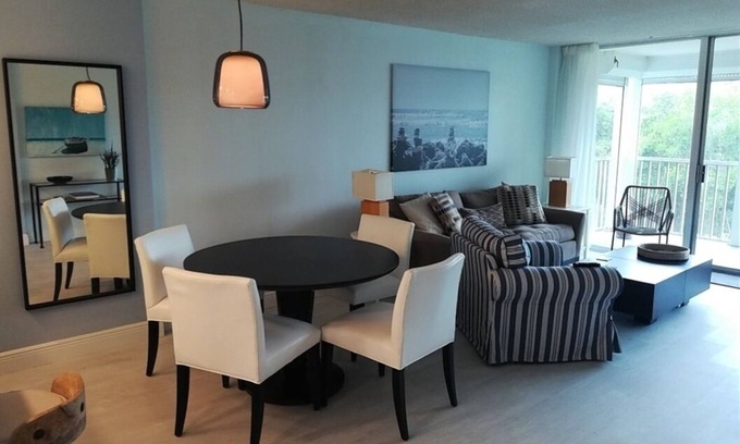 Vanderbilt Beach Apartment | Remodeled apartment, ready for unforgettable vacation. 5 min walk to the beach.