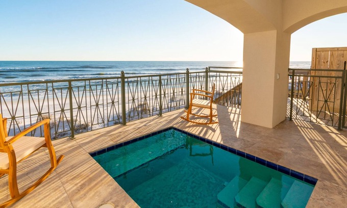 Delos House | Remodeled Beachfront⛵️⛵️Frangista's Finest 5BR😎EV Charger🐠Splash Pool🦀Arcade Game