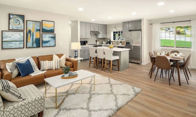 Lake Hills House | Remodeled Bellevue Family home w AC close to everything