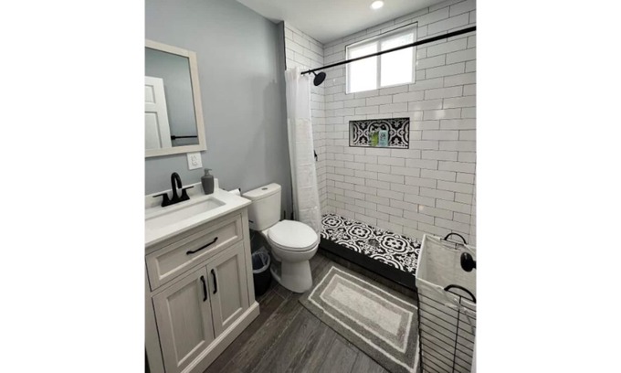 Utica Apartment | Remodeled Cozy 3-Bedroom Apartment in South Utica