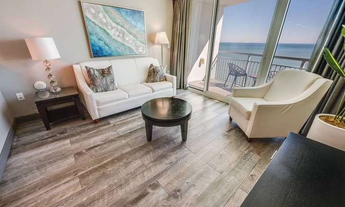 Downtown Myrtle Beach Condo | Remodeled Direct Oceanfront, Amazing Views Modern!