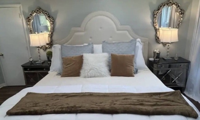 Georgetown House | Remodeled gorgeous cottage overlooking horse farm. Family and work friendly.