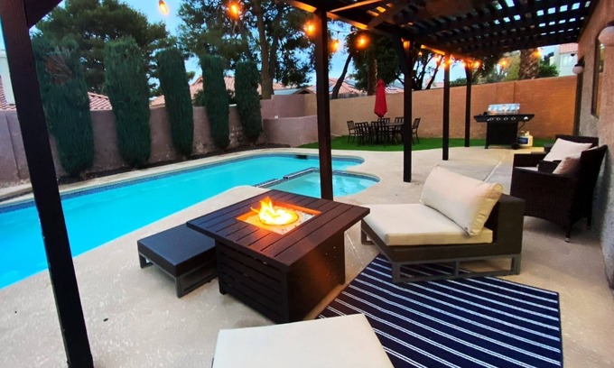 Green Valley House | Remodeled Home w/Pool & Hot Tub close to strip!