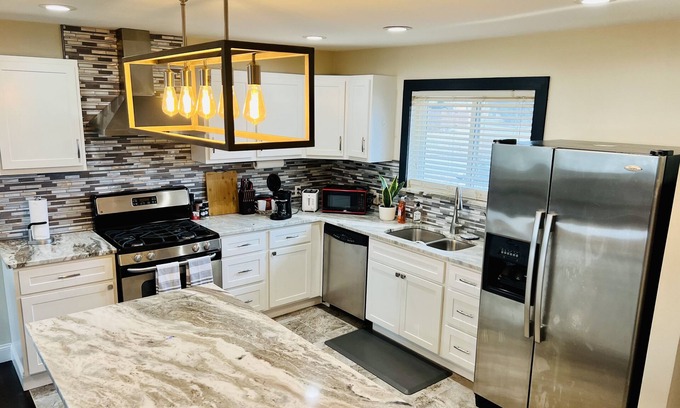 Tulsa House | Remodeled Modern Home 5 minutes from the Tulsa Fairgrounds