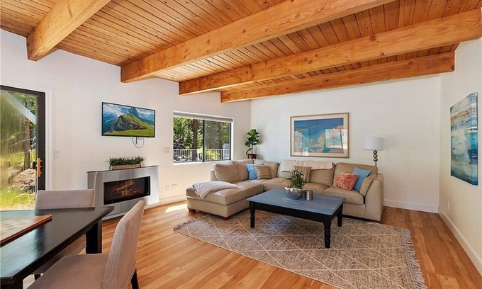 Lake Arrowhead Cabin | Remodeled Mountain Suite in Upscale Lake Arrowhead