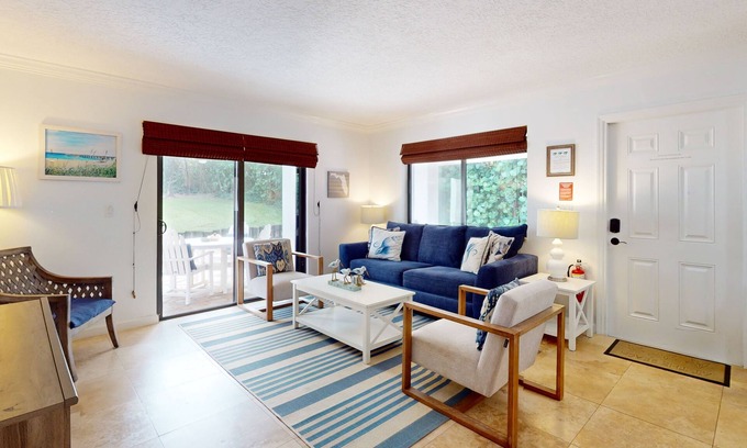 Juno Beach Apartment | Remodeled seaside escape with central AC & W/D - steps to beach and dining