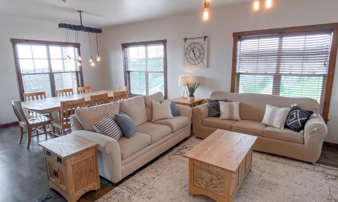 Snowshoe Apartment | Remodeled Ski In-Out - 305 Soaring Eagle - Luxury!