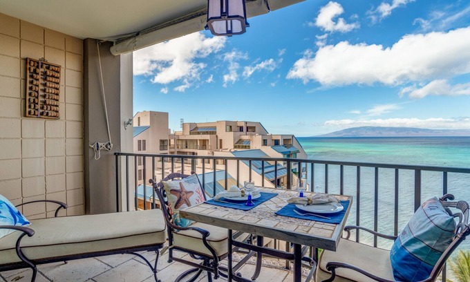 Kahana Condo | Remodeled top-floor oasis with ocean views