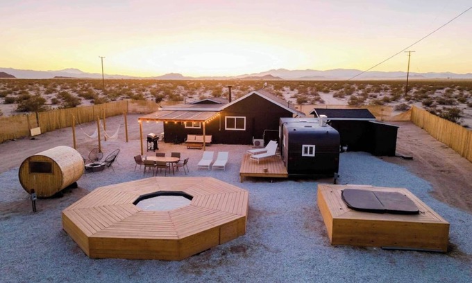 Joshua Tree House | Remote Home | Shroom Room ~ Hot Tub ~ Pool ~ Sauna