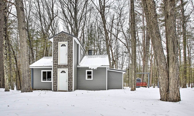 Wellston Cabin | Remote Michigan Retreat on 10 Acres w/Grill!
