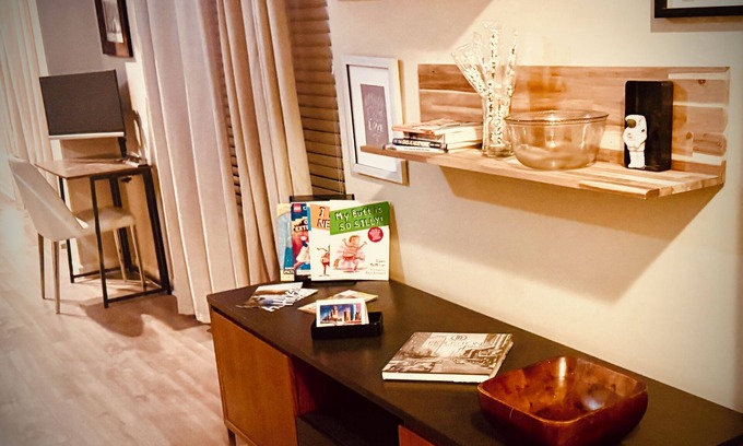 Houston House | Remote Peace, Minutes from Med Center, NRG and NASA with MIDWEEK SPECIALS!