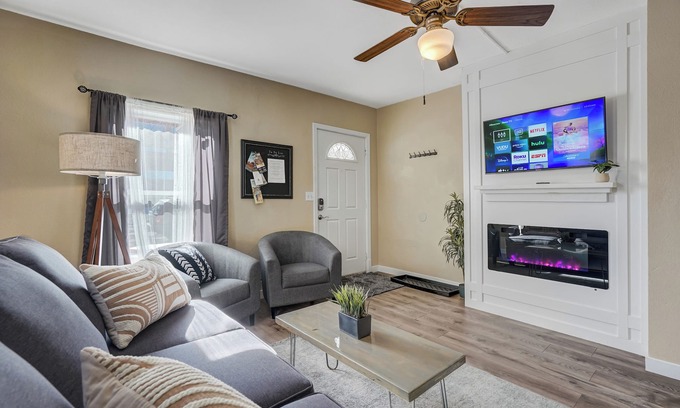 Downtown Colorado Springs Apartment | Remote Work Ready Prime Downtown Spot