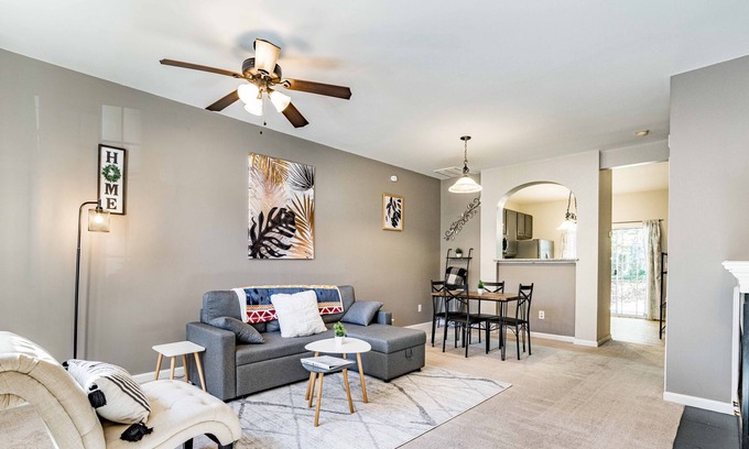Southwest Raleigh House | Remote Workspace - Cozy 2BD Townhome 9min-> Downtown