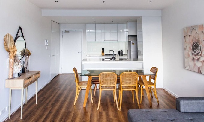 Cremorne Apartment | Remy Yarra River walk to MCG