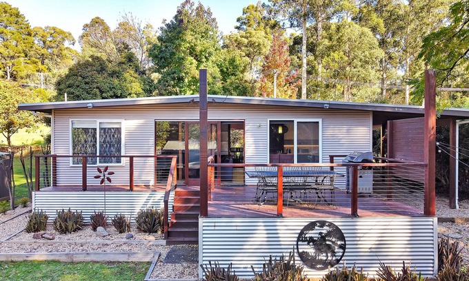 Sawmill Settlement House | Ren Basera - Minutes from the base of Mt Buller