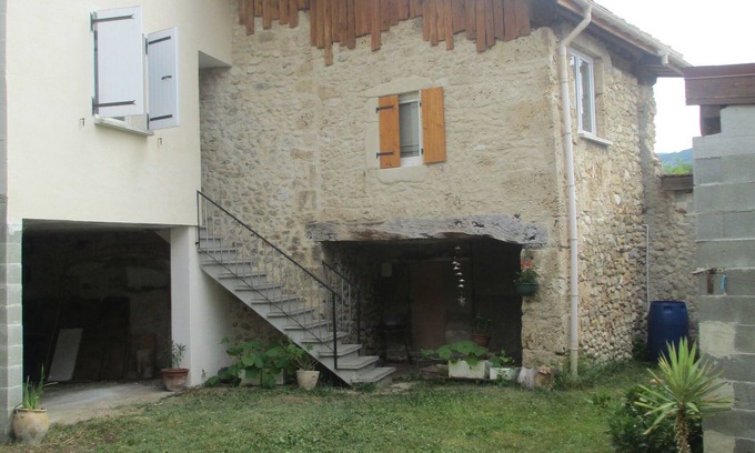Saint-Laurent-en-Royans House | Renovated country house in Royans Vercors