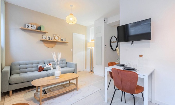 Lille Centre Ville Apartment | Renovated 1 bedroom apartment