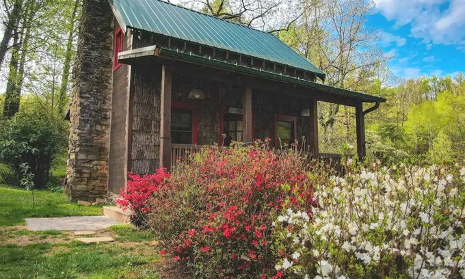 Brevard Cabin | Renovated 1800's Mountain Cabin