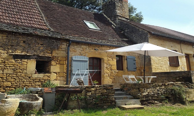 Carsac-Aillac Apartment | Renovated 18th century building, terrace, near Sarlat