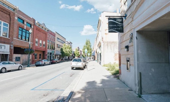 Johnson City Apartment | Renovated 2 Bed Apartment in Downtown JC