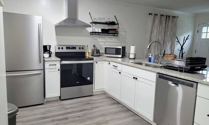 Durham Apartment | Renovated 2 Bed Walltown Home Walk to Duke A