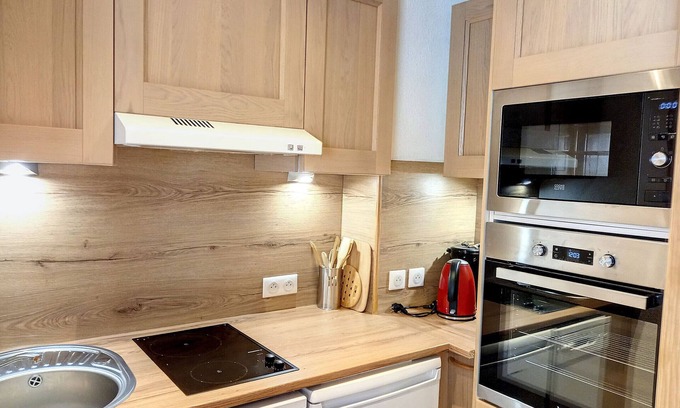 Macot-la-Plagne Apartment | Renovated 2-room apartment, central location, pool, pets allowed