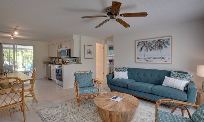 Anna Maria House | Renovated 2bed/1bath North End of Anna Maria, 2min walk to the beach