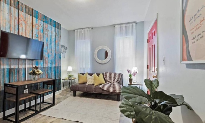 Norris Square Apartment | Renovated 2BR w/Amenities