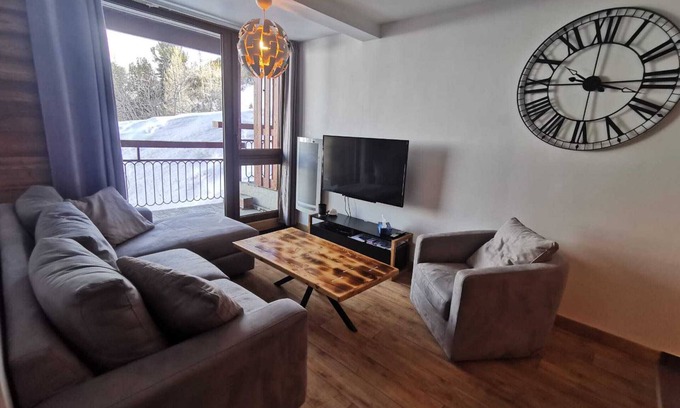 Arc-2000 Apartment | Renovated 3-room apartment, near center, balcony