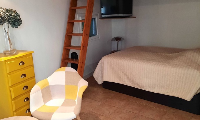 Le Redon Apartment | Renovated 30 m2 studio near the calanques.