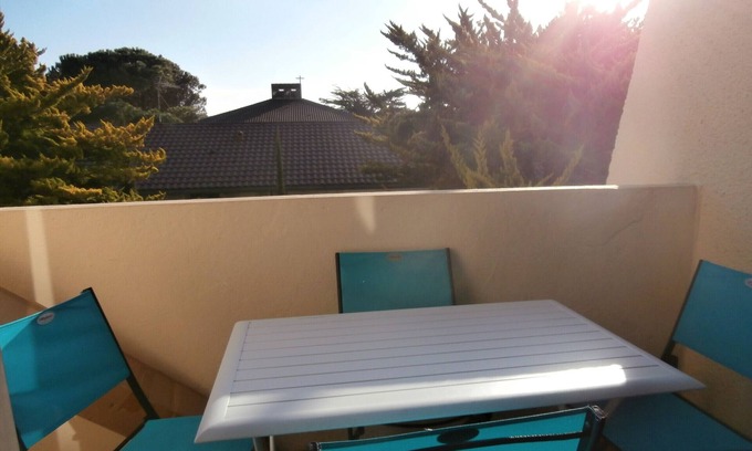 Le Penon Apartment | Renovated 4-Person Apt in Seignosse: Central, Quiet, Near Beach, Balcony