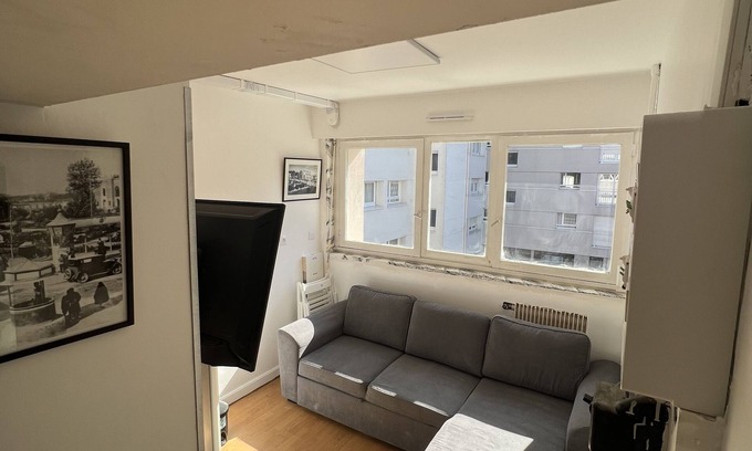 La Villette Apartment | Renovated and Equipped Studio w Self Check in 24/7
