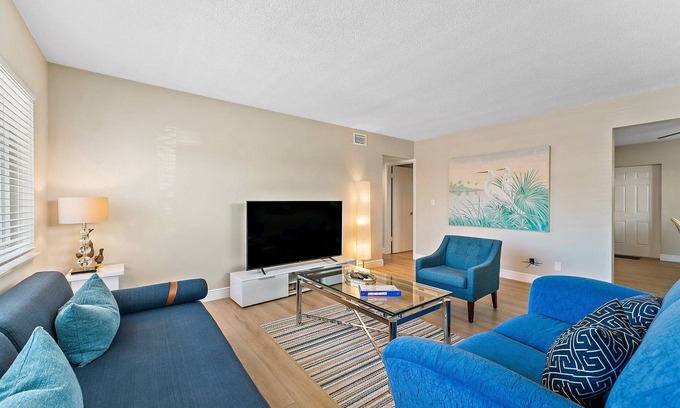 Sugar Sands House | Renovated Apt Steps From The Singer Island Beach