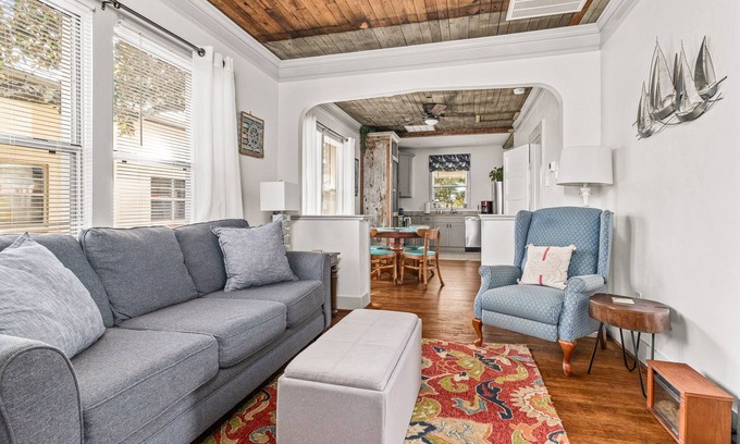 Sanders Beach House | Renovated Bungalow near Downtown Pensacola with King Bed!