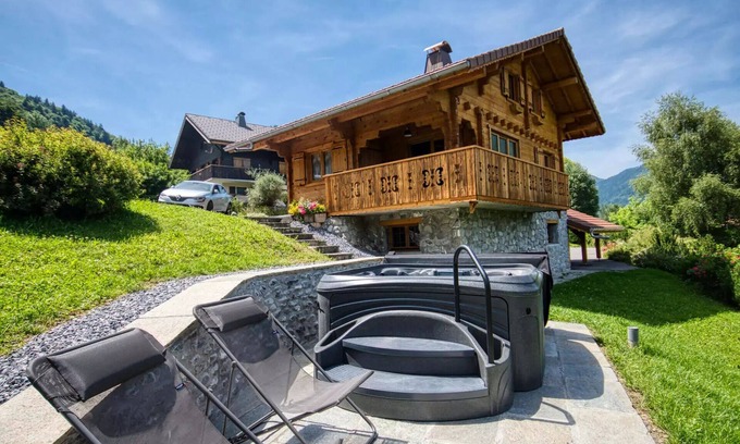 Morillon Ski Chalet | Renovated chalet on the heights of Morillon