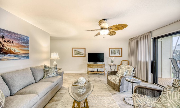 Hanamaulu Condo | Renovated Condo in an Oceanfront Complex with AC, Lanai, and Pool/Hot Tub Access