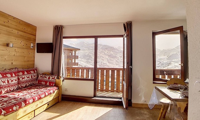 Reberty Apartment | Renovated Duplex Apartment · Near Ski Slopes · South-Facing Balcony