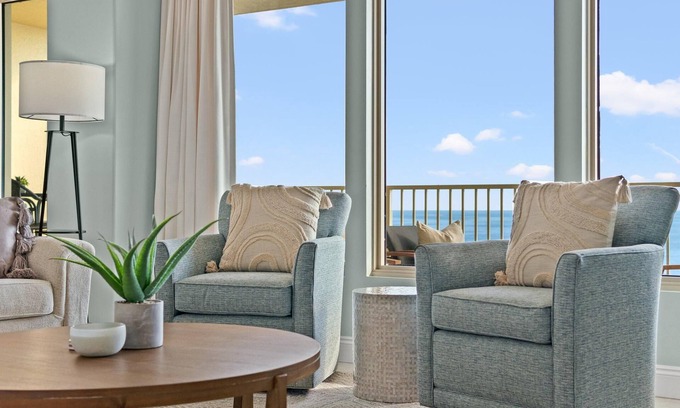 Thomas Drive Condo | Renovated, Family-Focused Gulf Crest Condo! Miles-long views of the shoreline!