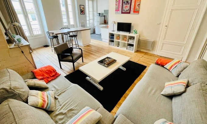Saint Seurin - Fondaudege Apartment | Renovated Furnished Apartment in The Heart of Historic Bordeaux