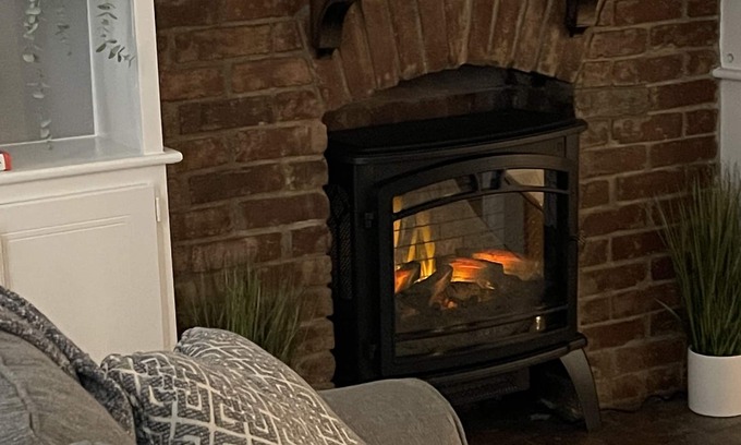 Germantown Apartment | Renovated furnished apartment in historical Germantown. 1,000 sq ft