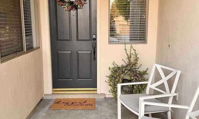 Palm Valley House | Renovated Goodyear Escape Near Golfing, Spring Training, and Football Stadium