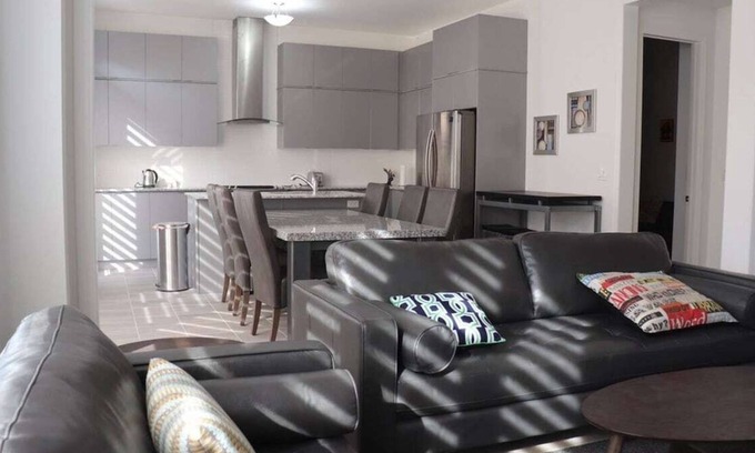 York Regional Municipality House | Renovated Home with Tall Ceilings in Prime Location