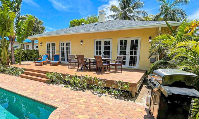 Flamingo Parks House | Renovated Home with Private Pool in Historic District | 5 Blocks to Downtown