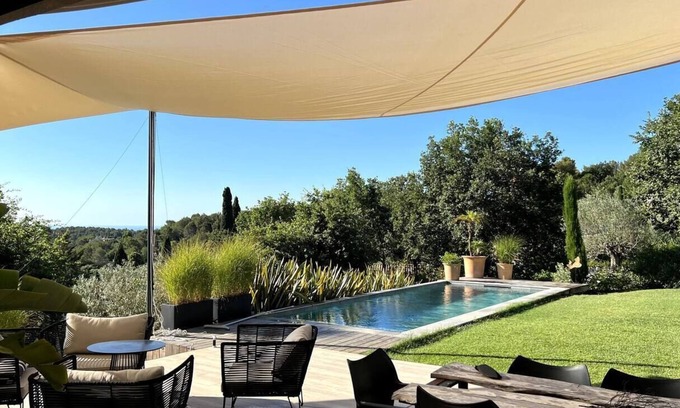 Le Rouret House | Renovated house with pool, spa and large terrace in a quiet location
