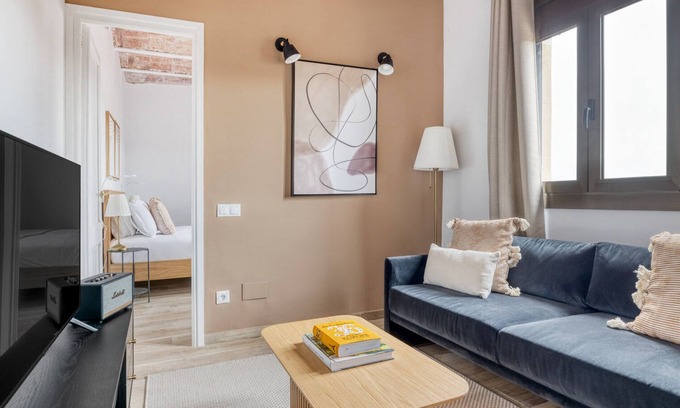 El Baix Guinardo Apartment | Renovated La Dreta de L'Eixample 2BR, by Blueground