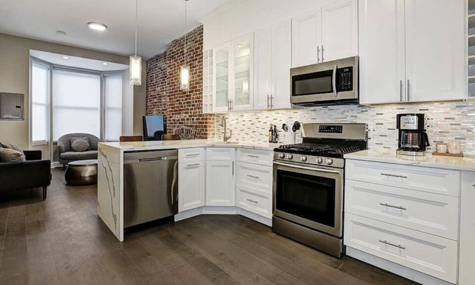 Hoboken Apartment | Renovated Luxury 1 Bedroom, <15 min. to Manhattan