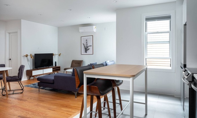Greenpoint Hotel | Renovated Luxury Three Bedroom Greenpoint Condo!