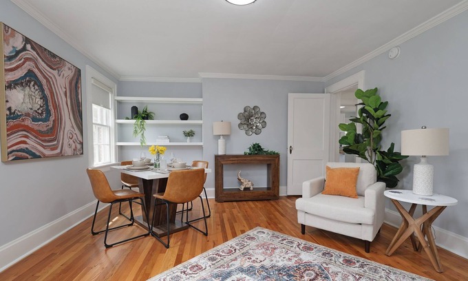 Durham House | *Renovated* Modern 2BR Near Duke/Downtown/Hospital